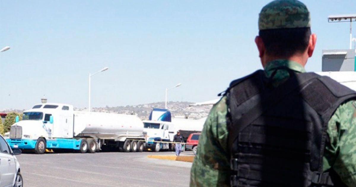 Huachicoleros querían vender pipas a gasolinera