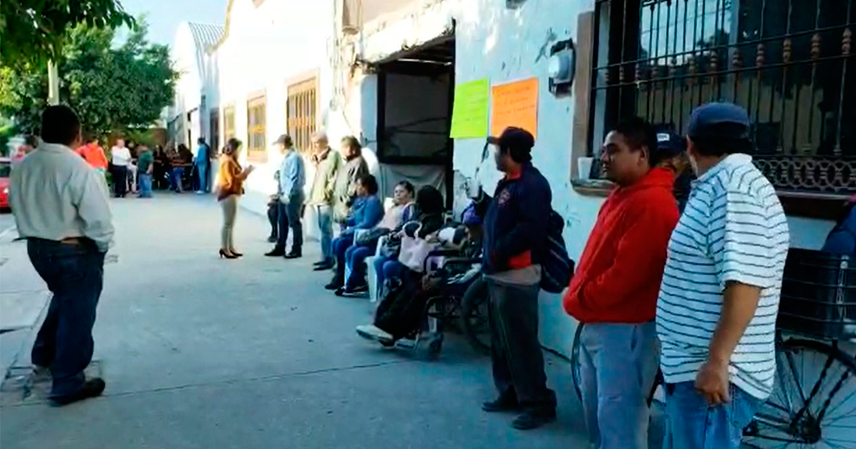 Toman trabajadores Ayuntamiento de Zacatepec