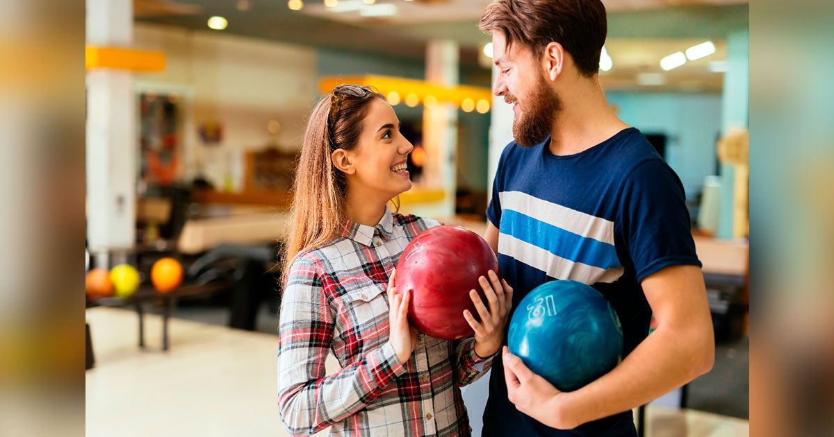 Juega boliche en pareja este San Valentín