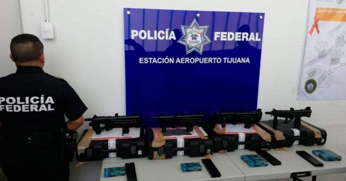 Decomisan armas en aeropuerto de Tijuana