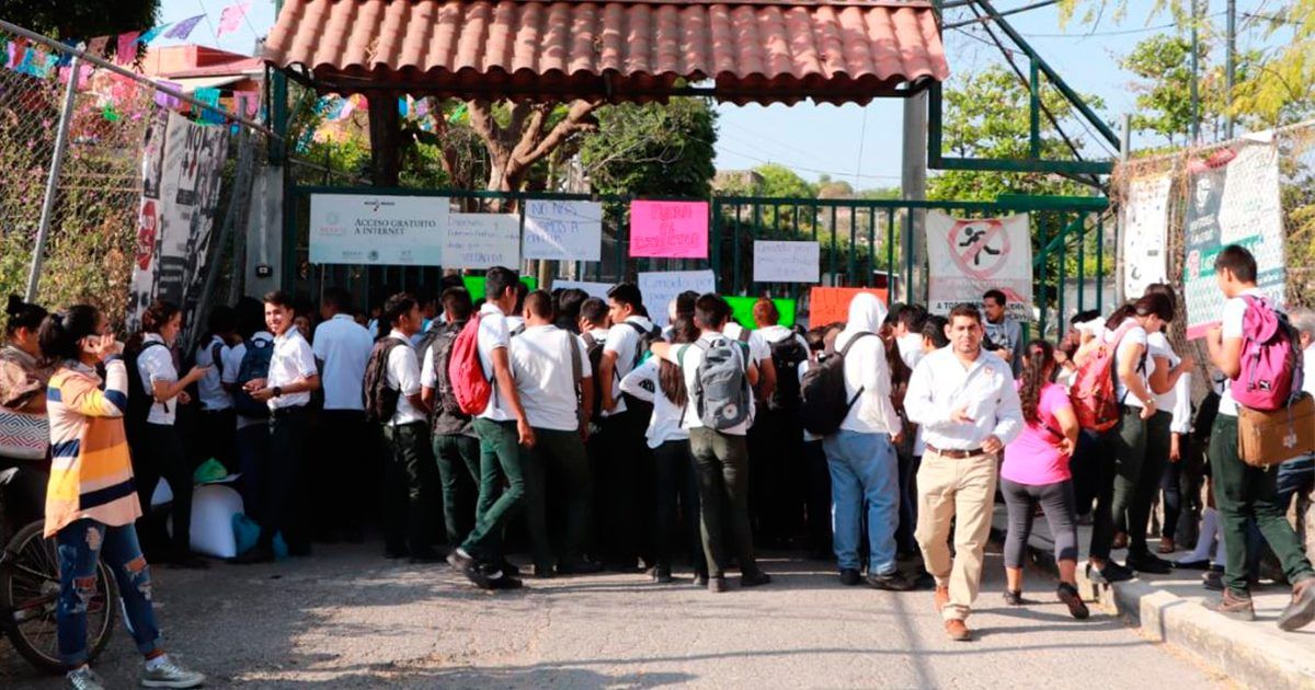 Piden jubilados de COBAEM pago de prestaciones