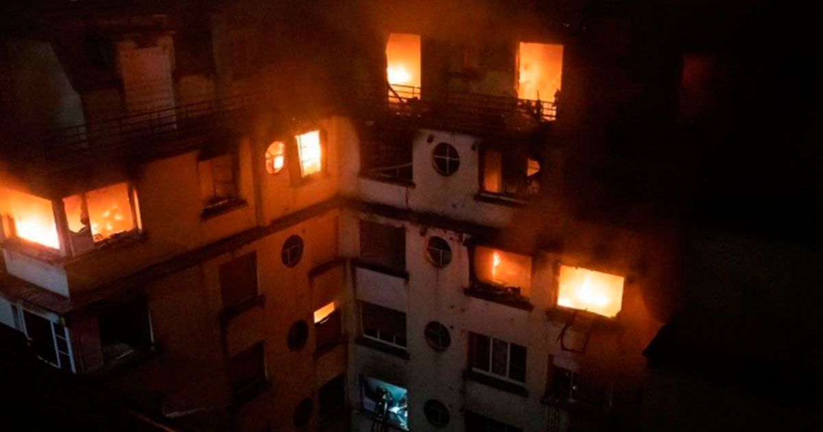 Se incendia edificio en París, suma 10 muertos