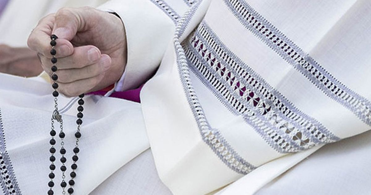 Sacerdote acusado de abusar de dos niñas