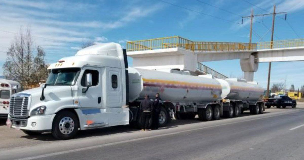 Decomisan tráiler con huachicol en Chihuahua