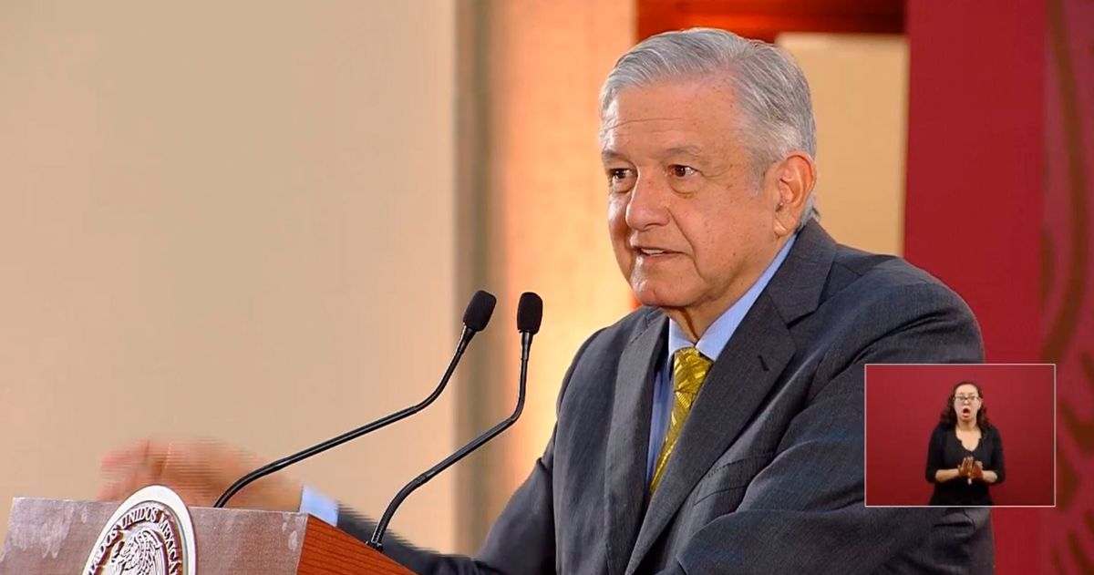 Propone AMLO a bancos bajar comisiones de remesas