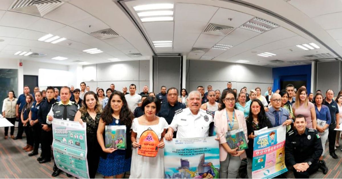 Capacitan a policías sobre violencia de género
