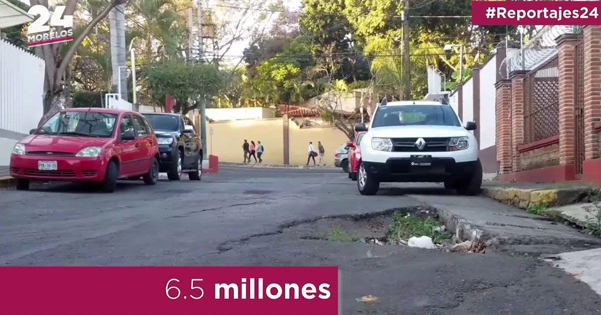 Persisten los baches en las calles de Cuernavaca.
