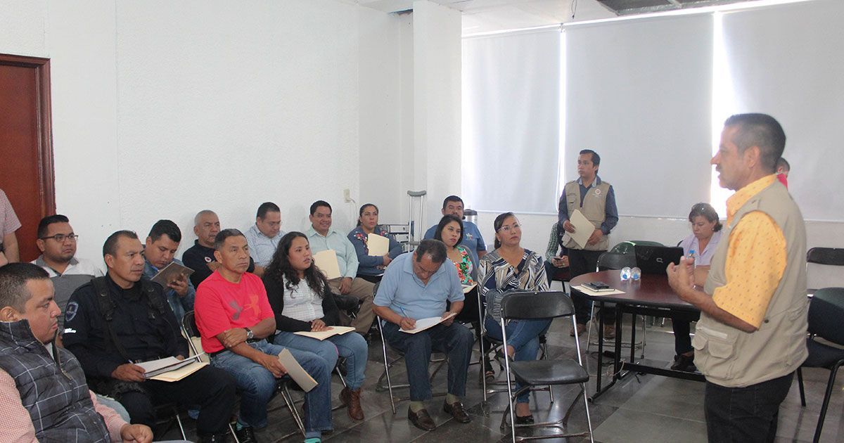 Capacitan a autoridades ante actividad del Popo