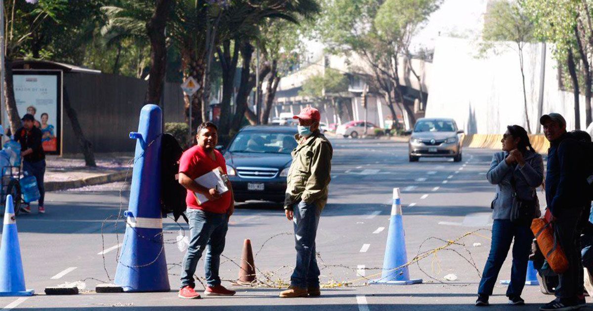 CNTE se retira de San Lázaro, amenazan con volver