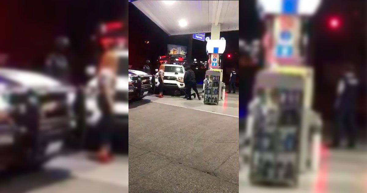 Sujeto finge detención para pedirle matrimonio a su novia
