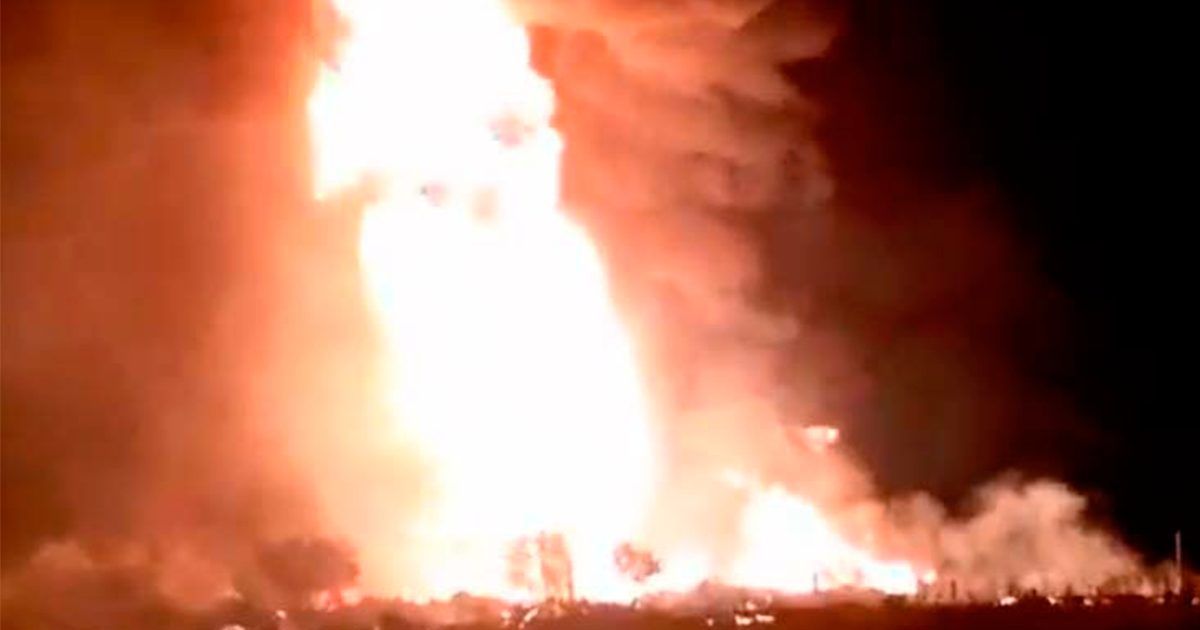 Arde ducto de Pemex en el Estado de México