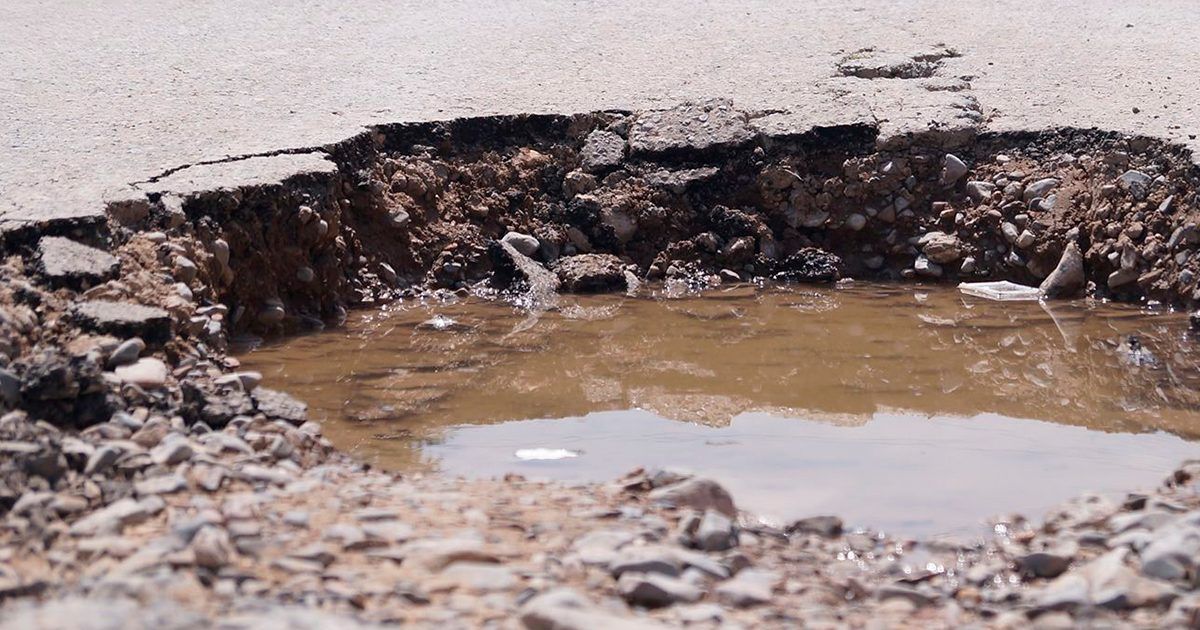 Planea Secretaría de Obras brigada permanente para reparar calles