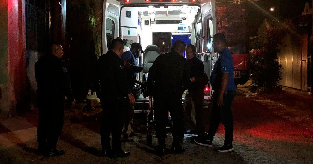 Papá ataca a su hijo con tijeras de jardinero