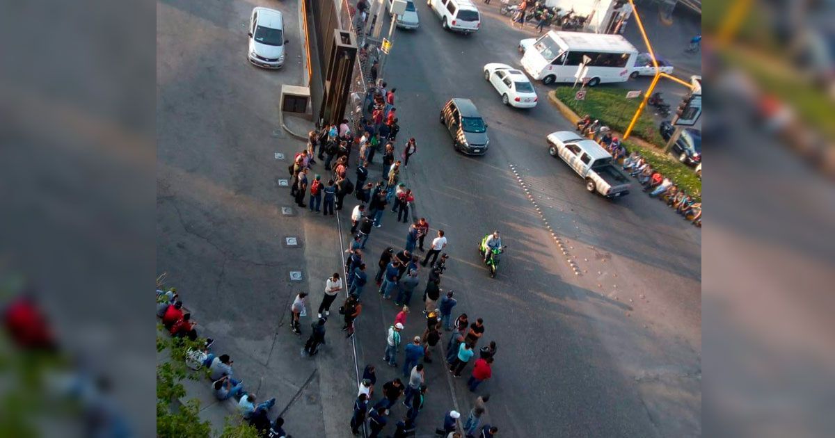 Se manifiestan trabajadores de Bridgestone en Cuernavaca