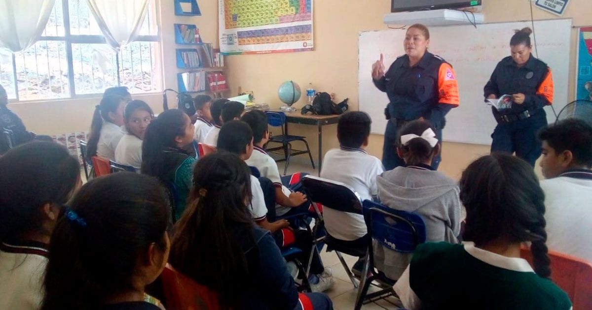 Dan pláticas de prevención de violencia en escuelas de Tlaquiltenango