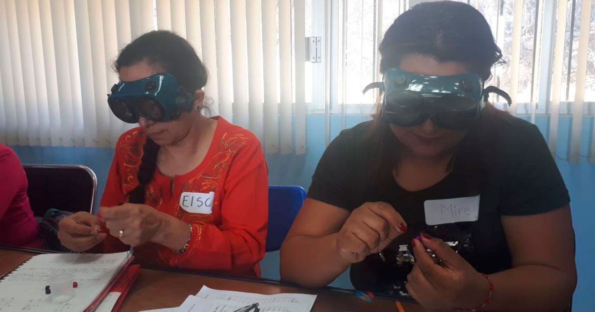 Imparten curso de Braille a maestros de Educación Especial