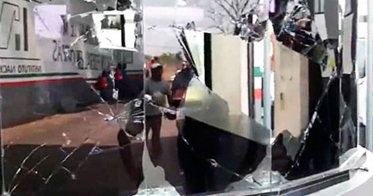 Migrantes vandalizan instalaciones del INAMI