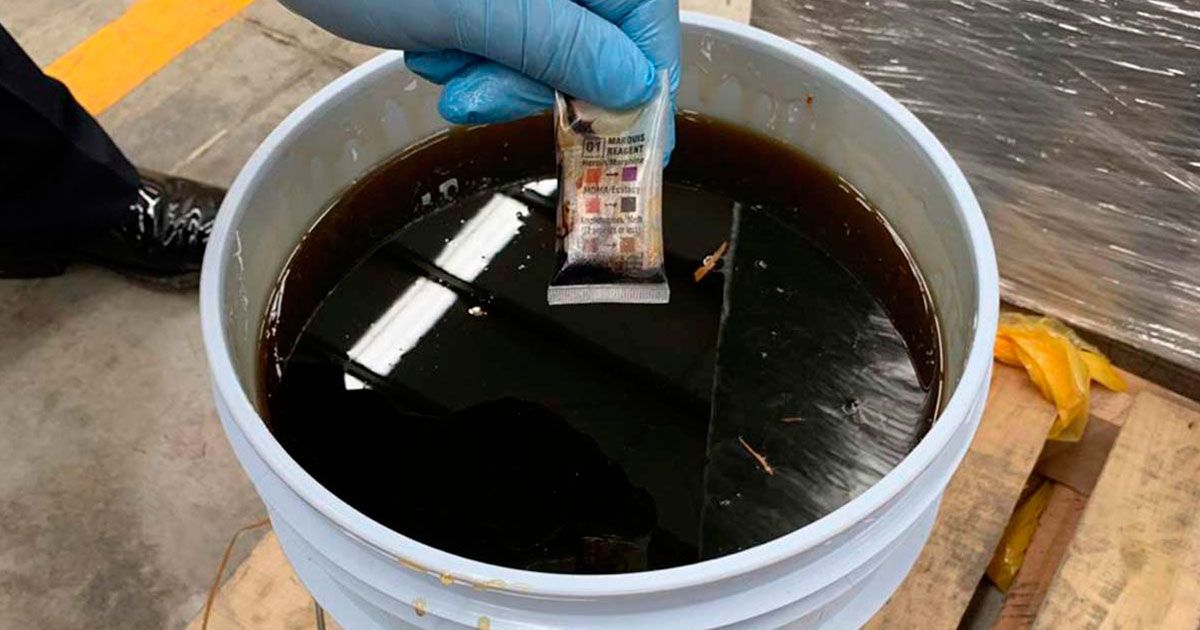 Encuentran droga escondida en miel de abeja