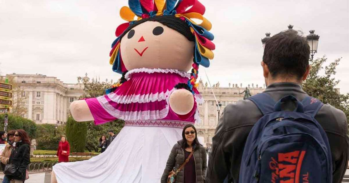 Muñeca de Querétaro viaja por el mundo