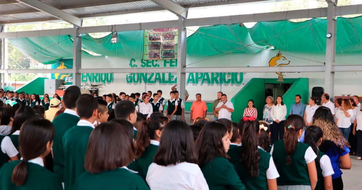 Entregan aulas en secundaria de Zacatepec