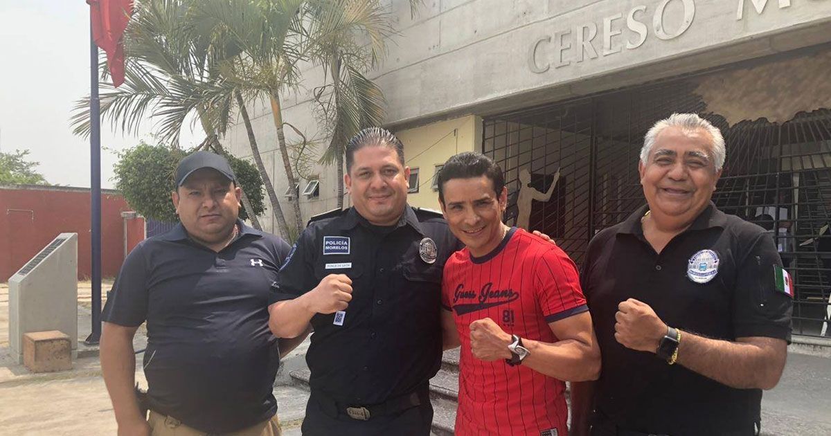 Visita ex boxeador a internos del Cereso en Morelos