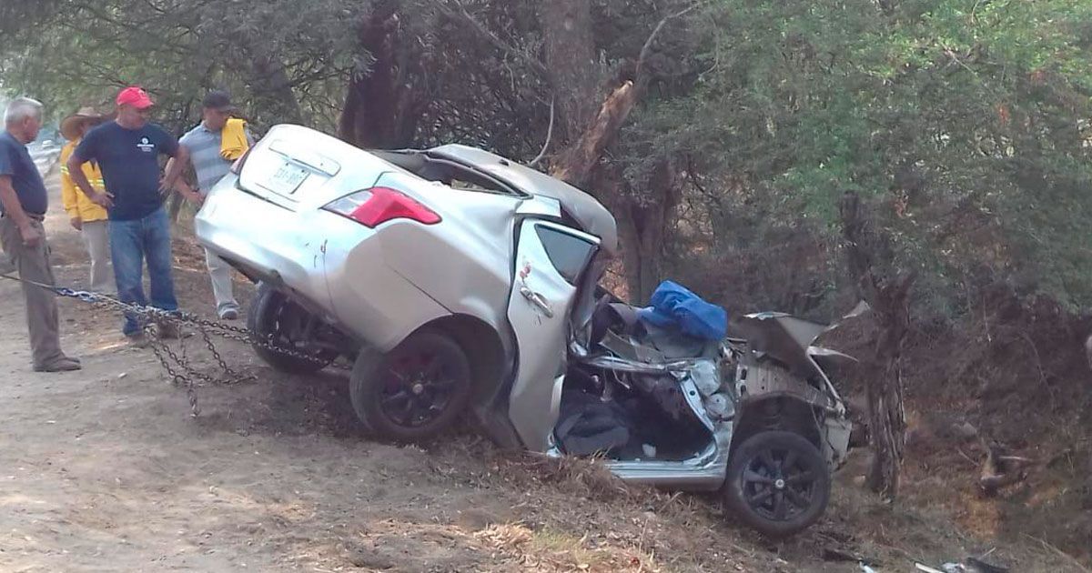 Menor queda prensado tras accidente en Puente de Ixtla