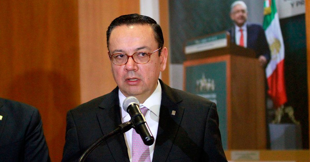 Renuncia director general del IMSS