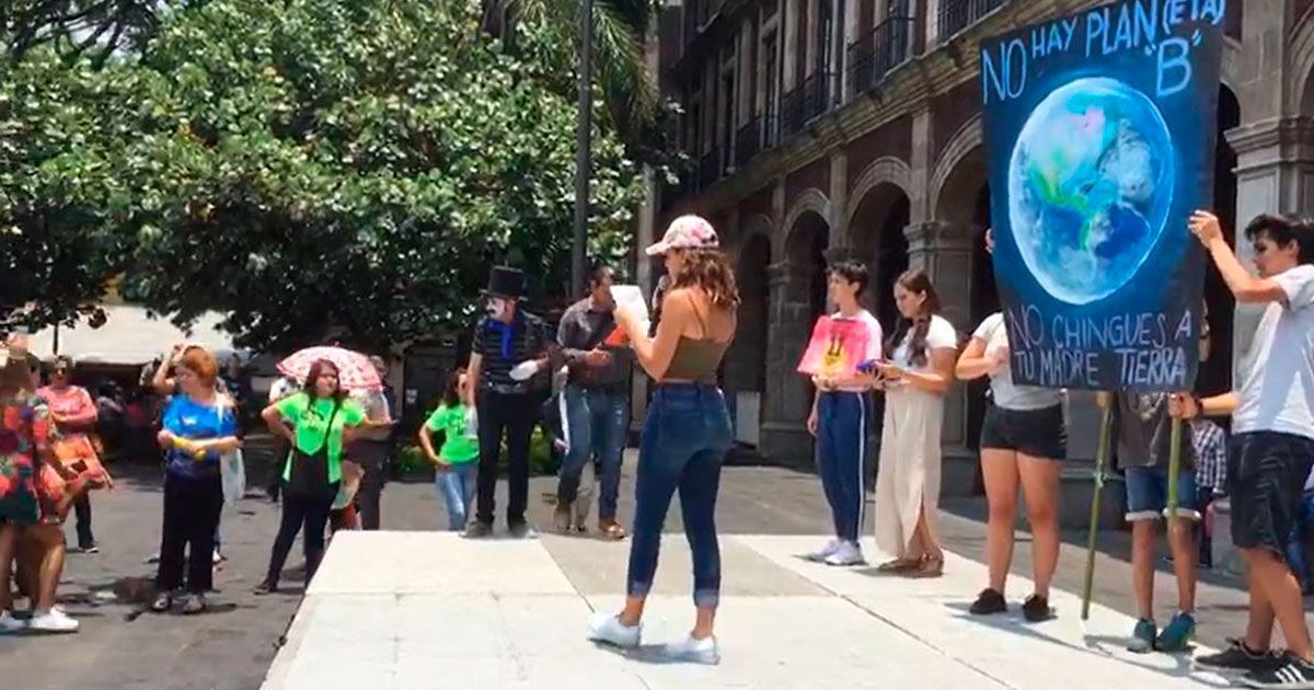 Marchan jóvenes por el planeta