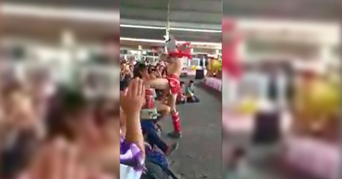 Celebran a mamás de Veracruz con baile… de stripper