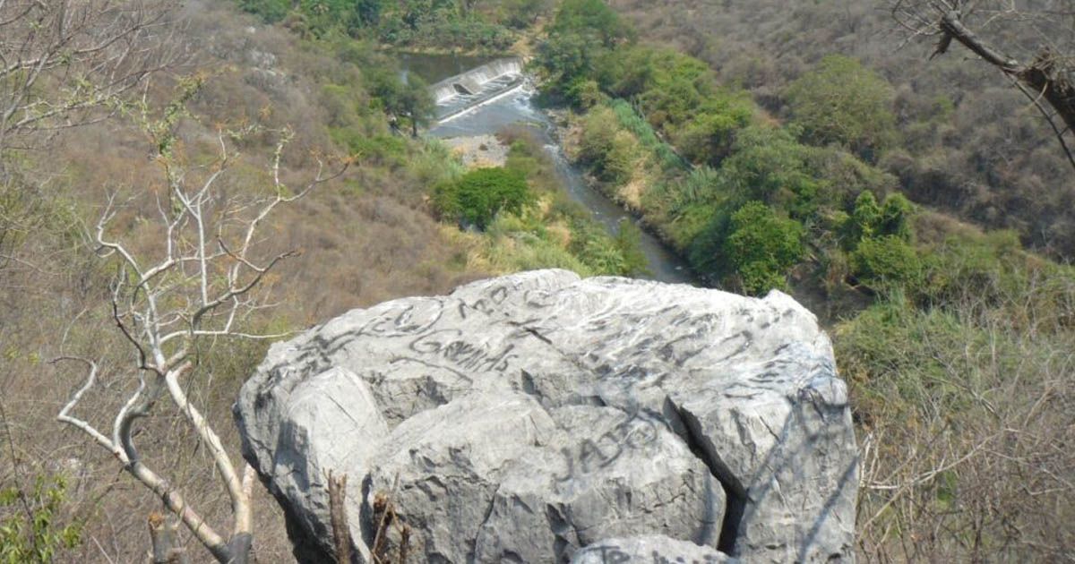 Dan a conocer los riesgos en el Mirador de Tetelpa en Zacatepec