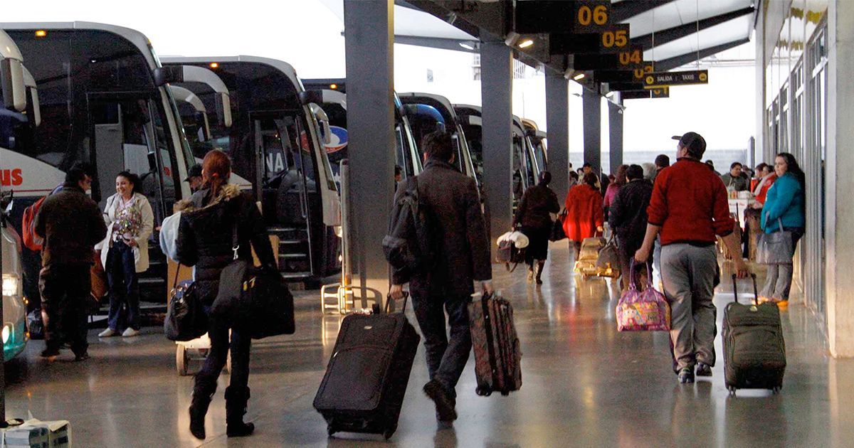Piden identificación oficial para viajar en autobús