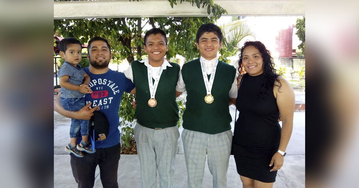 Reciben con honores a morelenses que triunfaron en la Nacional 2019