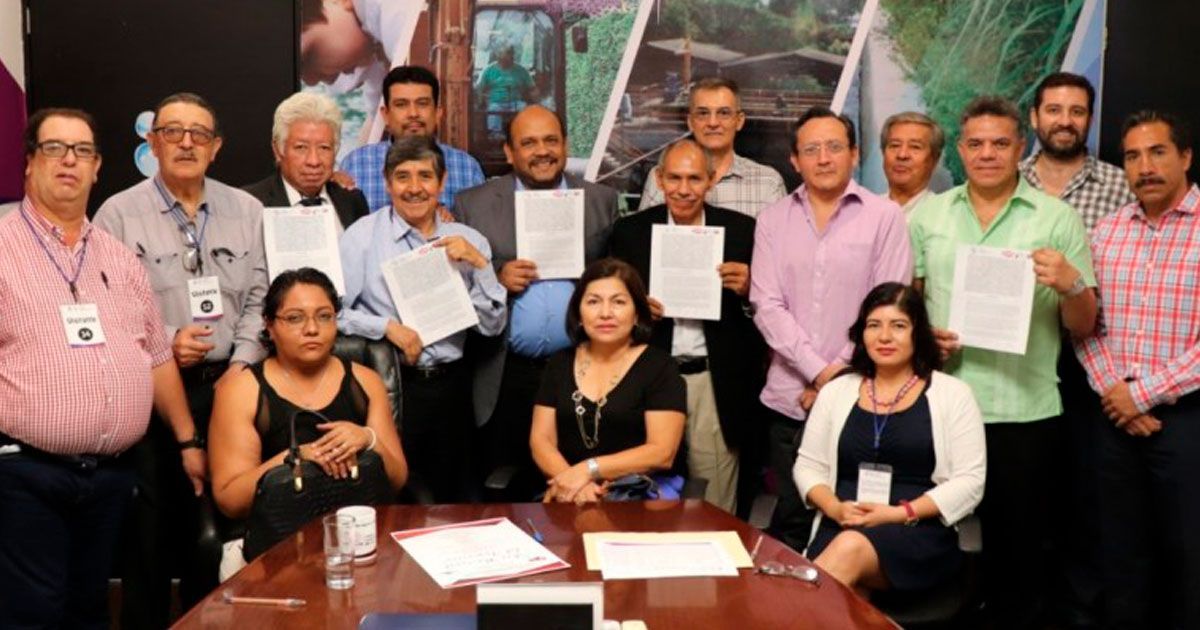 Firma CEAGUA convenio con CMIC y Colegio de Ingenieros