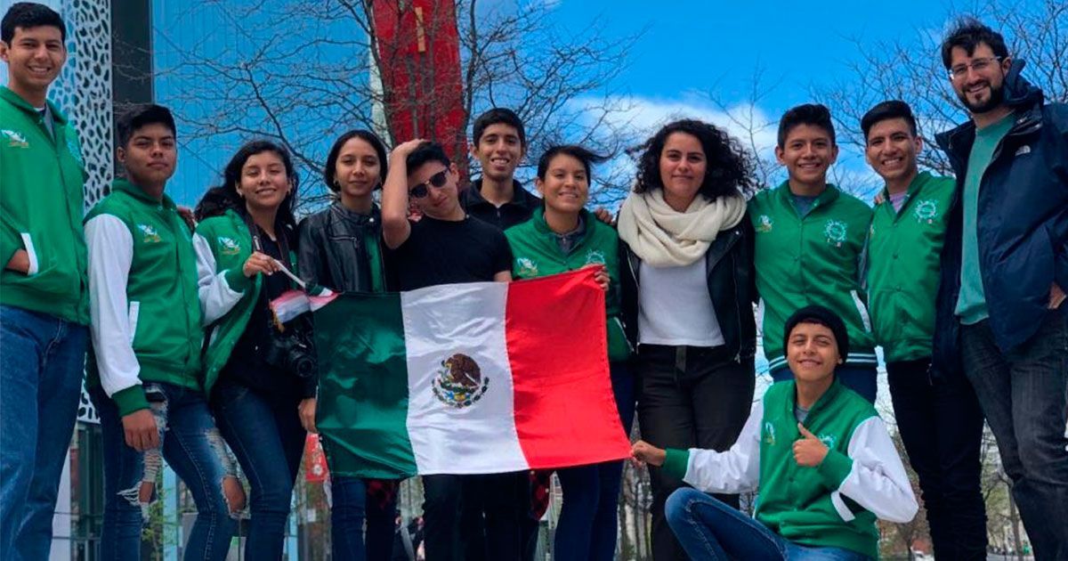 Alumnos del CECyTE finalizan curso en Canadá