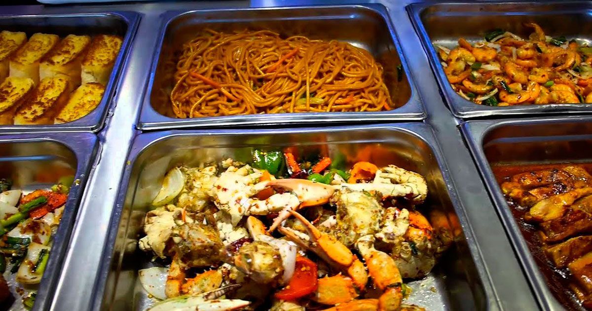 Encuentran cucarachas y los corren del restaurante