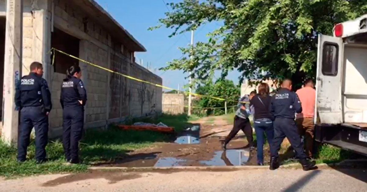 Localizan hombre sin vida envuelto en cobija en Temixco