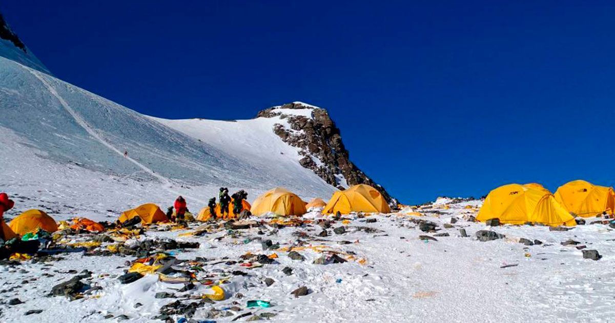 Reciclan basura recolectada del Everest