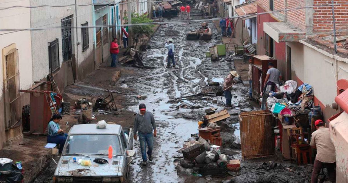Reportan dos muertos por desborde de río en Jalisco