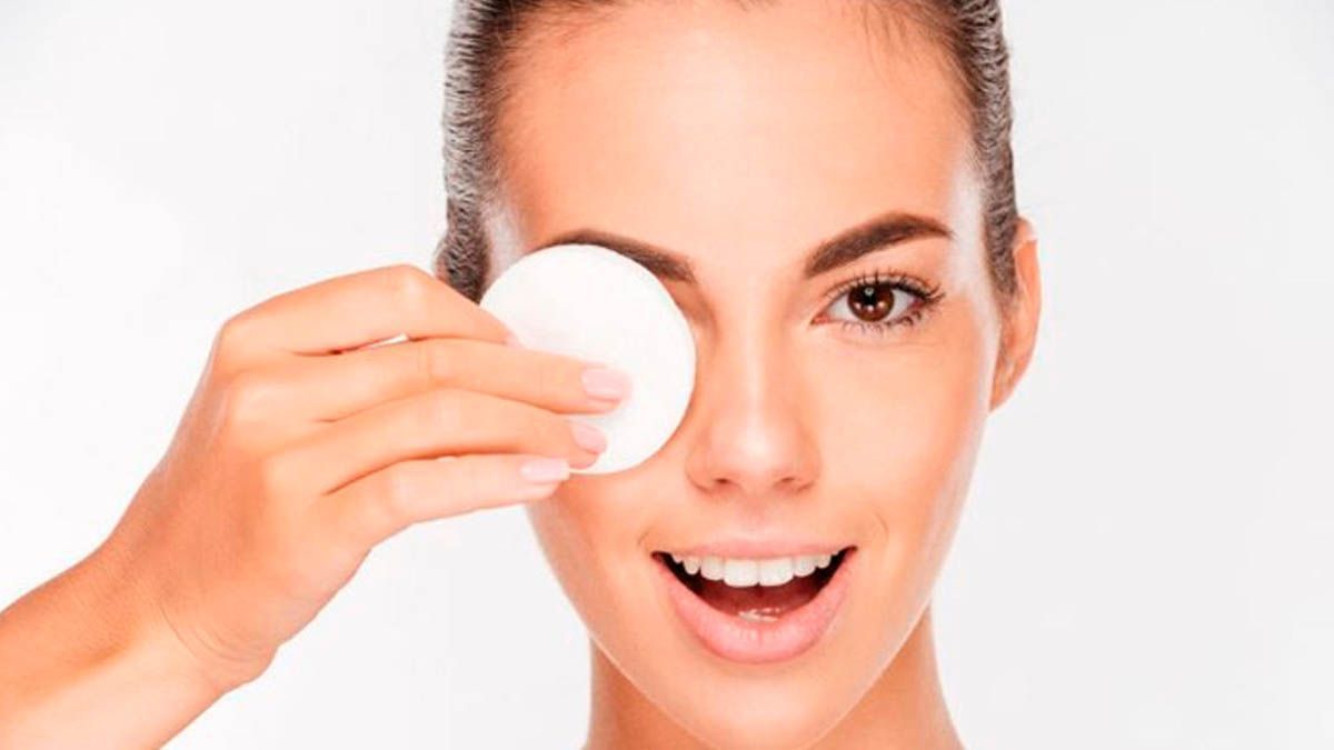 ¿Qué pasa si no te retiras el maquillaje antes de ir a dormir?