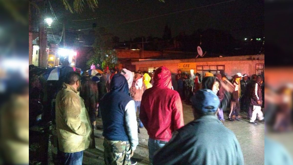 Sepulta deslave a familia en Puebla