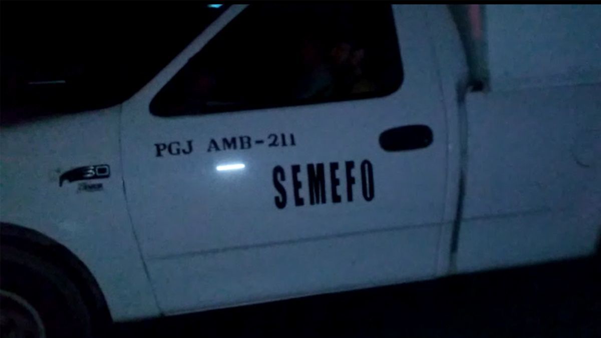 Dejan cabeza humana en camioneta en Tlaltizapán