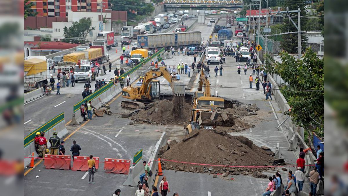 Piden sancionar a responsables de socavón