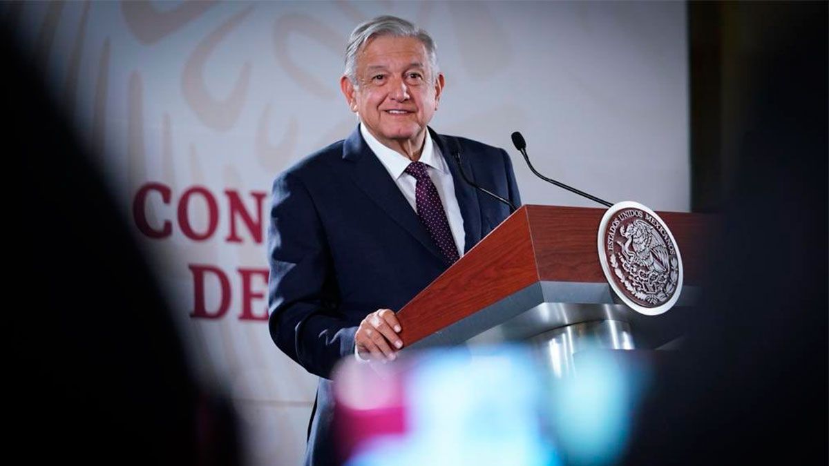 Asegura AMLO se investiga a expresidente que debe impuestos