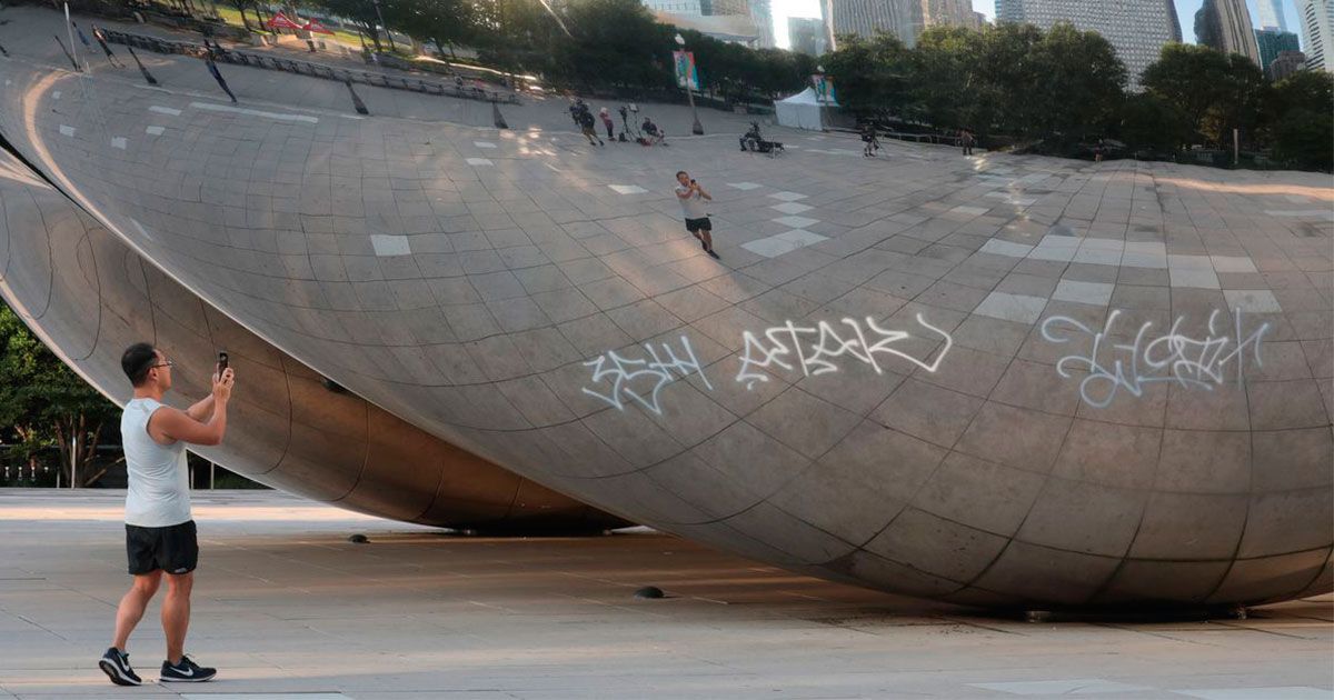 Vandalizan escultura “The Bean” en Chicago