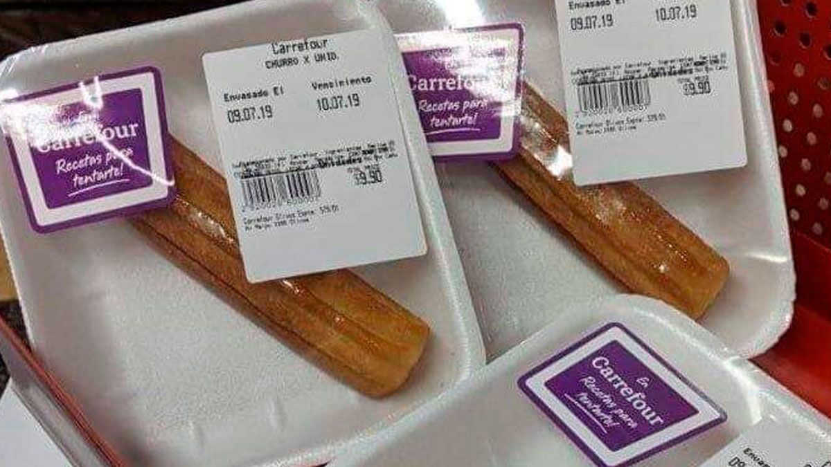 Abusan del plástico para envolver un solo churro en supermercado