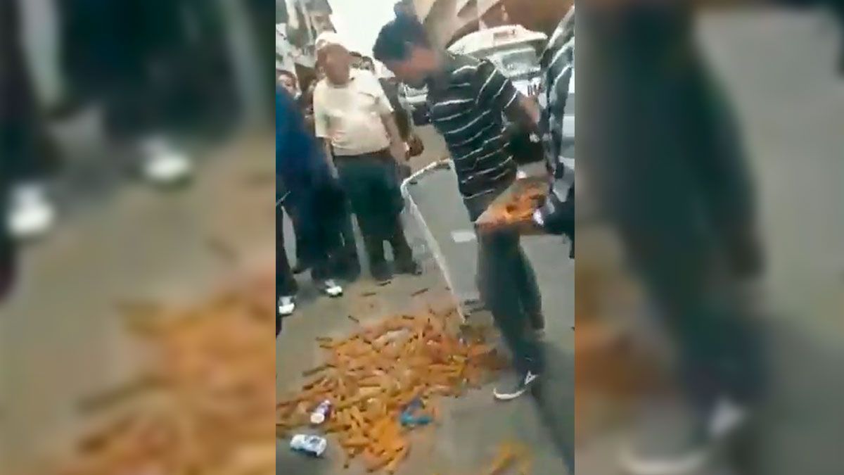 Policías despojan de su mercancía a vendedor de churros en Morelia