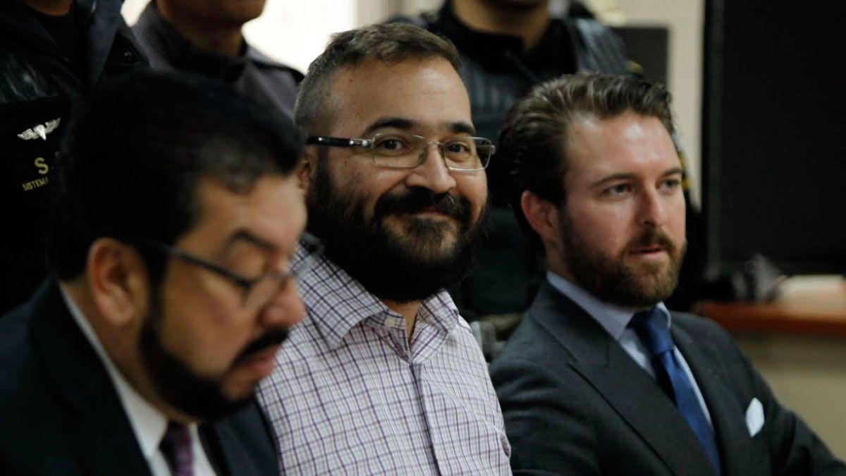 Yo me entregué por el bien de mi familia: Javier Duarte