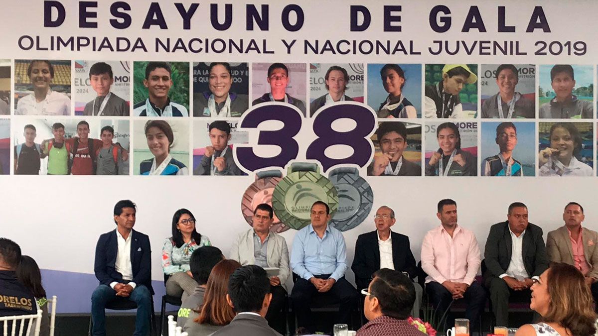 Reconocen a deportistas morelenses que participaron en Olimpiada Nacional