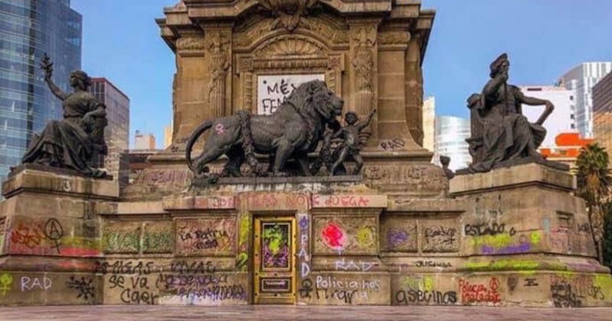 Activistas piden mantener las pintas en el Ángel de la Independencia