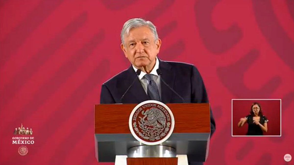 Promete AMLO beca para todos los estudiantes